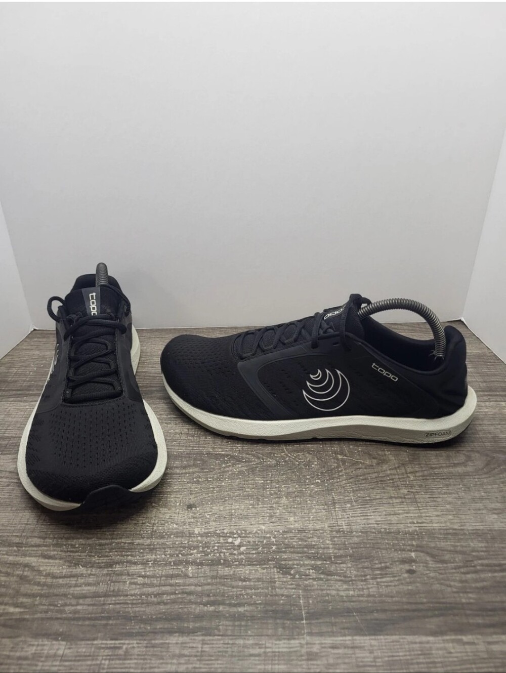 TOPO ST-5 Running Sneakers Black Grey Shoe Women's Size 10.5